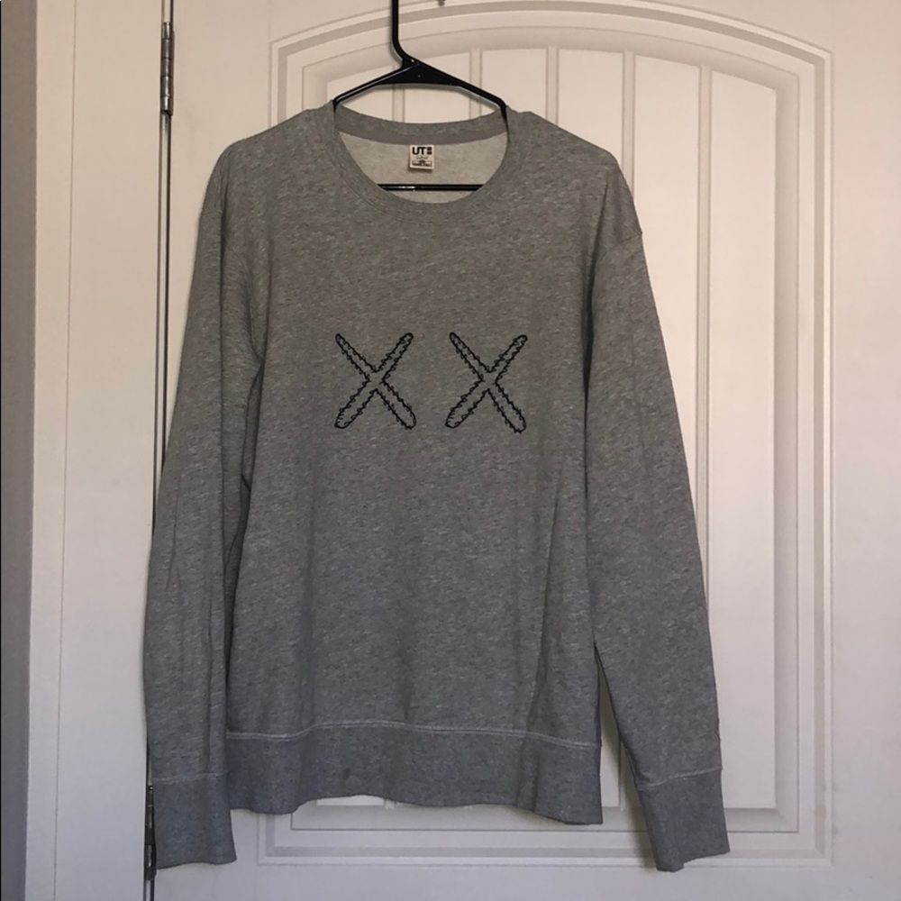 Kaws x Uniqlo sweatshirt